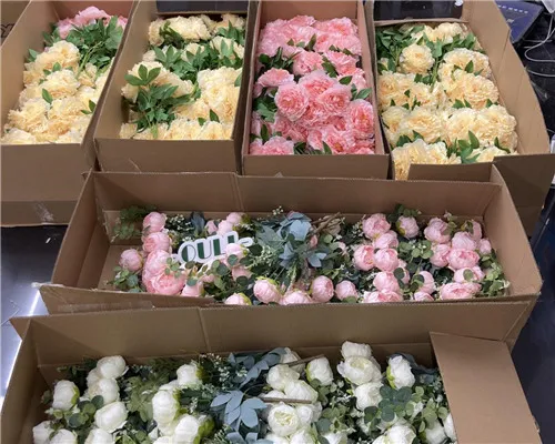 Ouli vann framgångsrikt en stor order av konstgjorda blommor värda 30 000 amerikanska dollar från Kanada